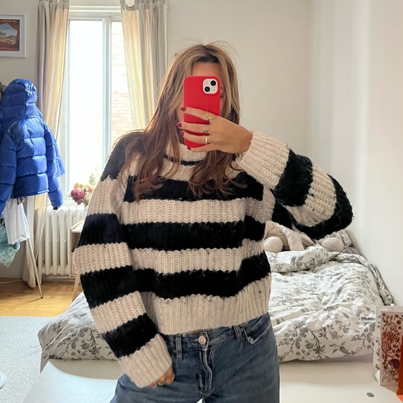 Lovely fluffy Zara striped sweater - Picture 2 of 5